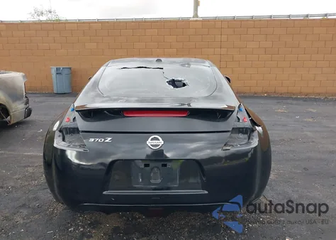 2010 Nissan 370Z Touring z USA, uszkodzony, nr VIN JN1AZ4EH8AM505622